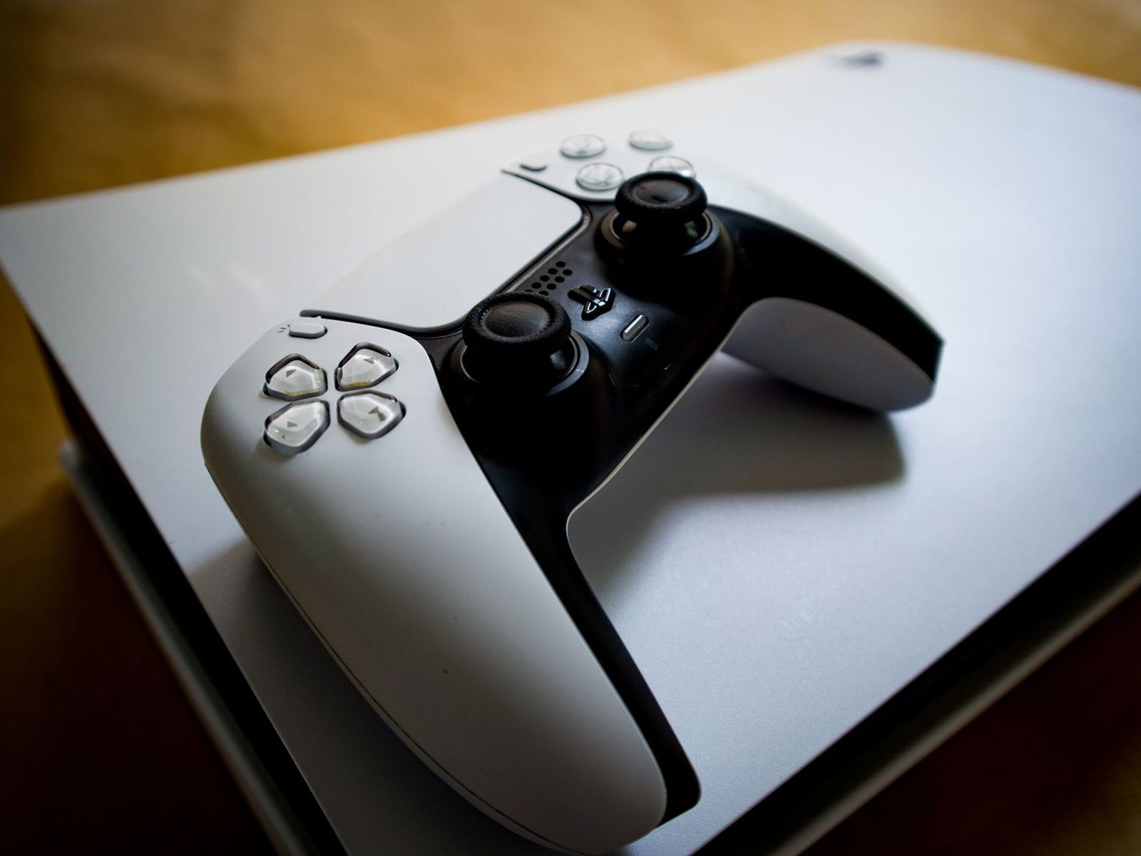 PlayStation 5 + 2 manettes + FC 25 1